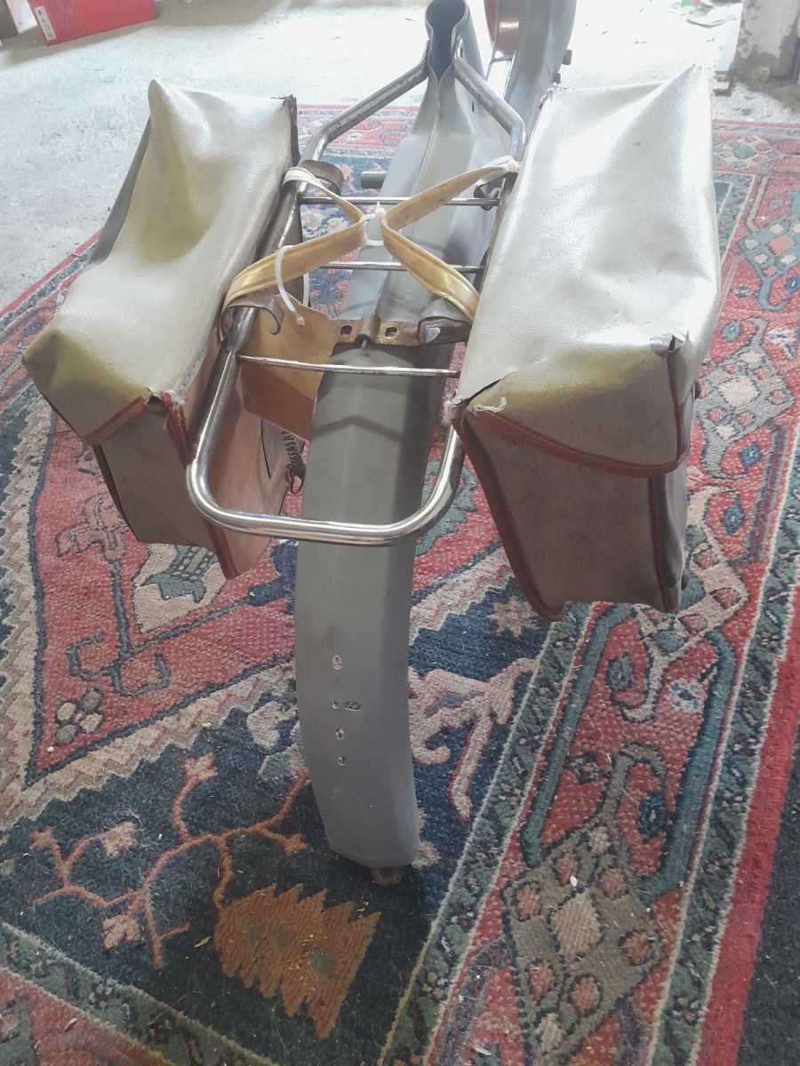 *VERKOCHT* Antieke zadeltas-set voor Puch Maxi