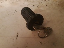 Tankdop met slot en sleutels
