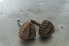 Puch Maxi N zijkapbouten wit origineel 2 x