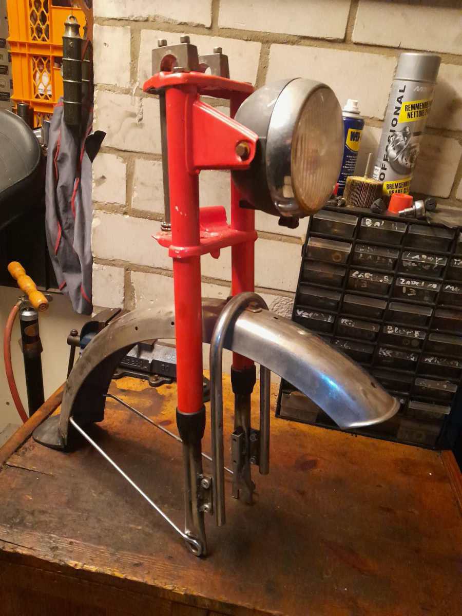 Puch Maxi complete voorvork met spatbord en lamp rood