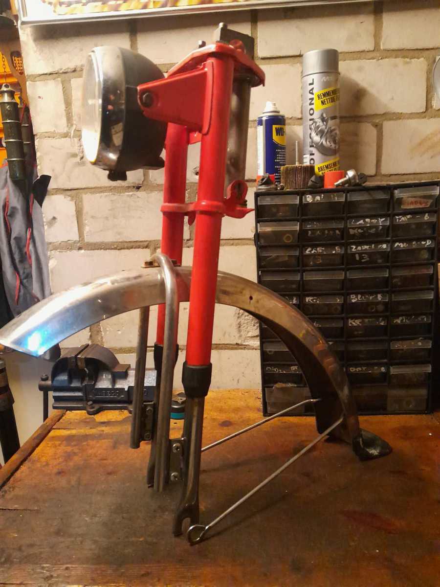 Puch Maxi complete voorvork met spatbord en lamp rood
