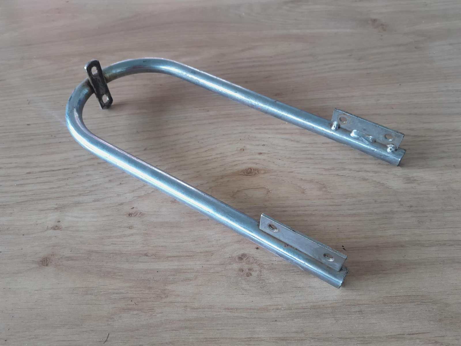 Puch Maxi Sport MKII voorspatbordbeugel