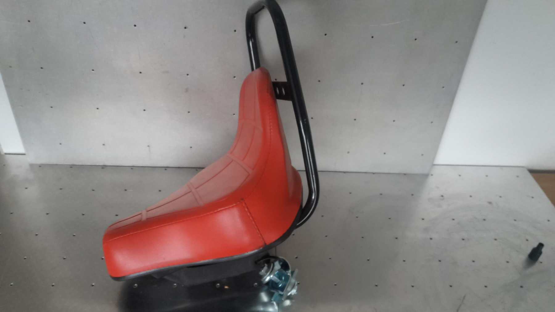 Puch Maxi NOS rood chopperzadel