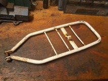 Puch Maxi originele bagagedrager wit en roestig