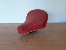 Puch Maxi origineel rood zadel