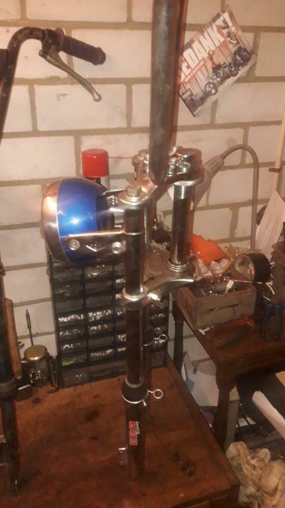 *VERKOCHT* EBR voorvork nieuw met blauwe koplamp