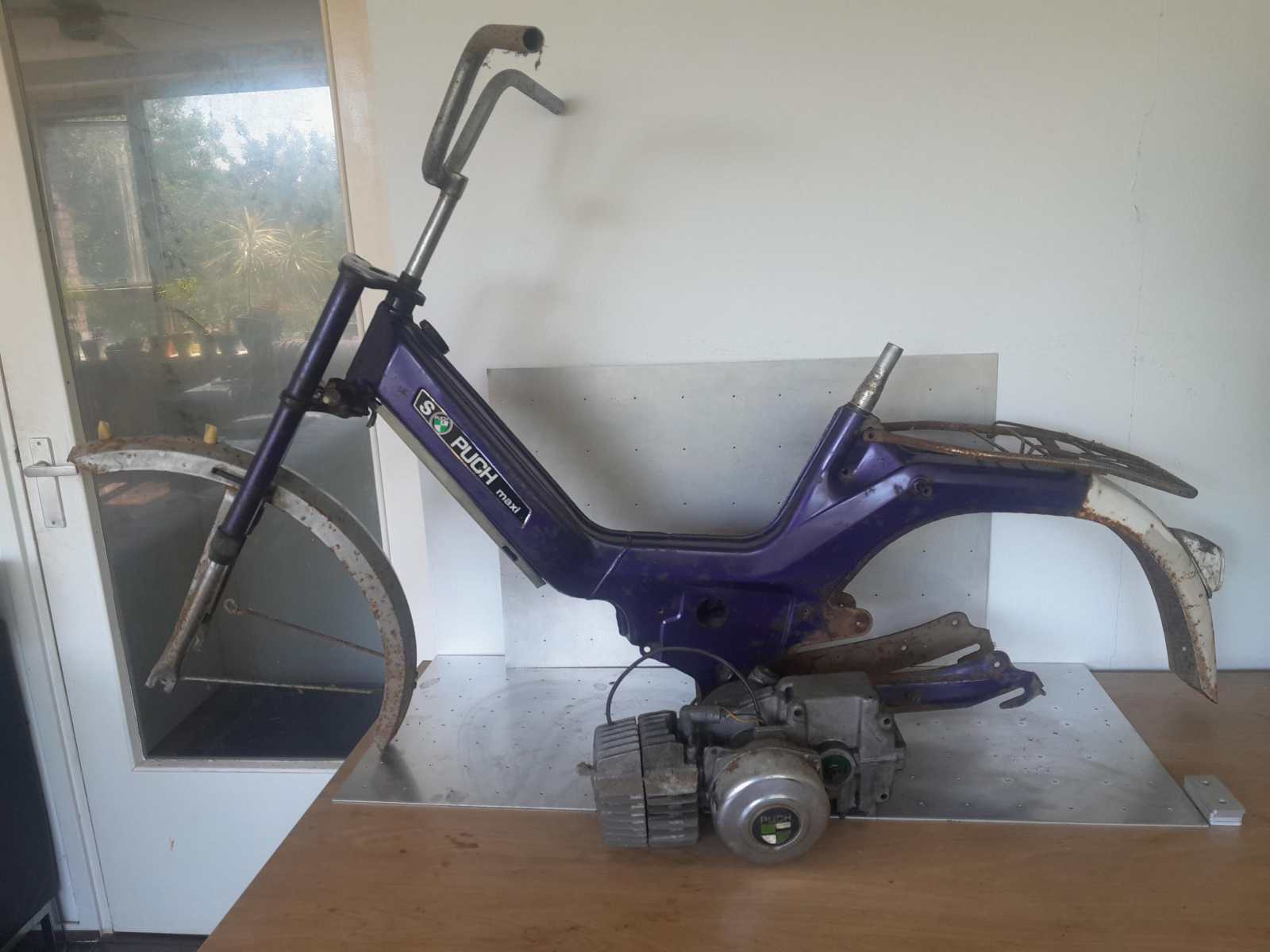 * VERKOCHT* Puch Maxi-s 1st generatie frame en blok