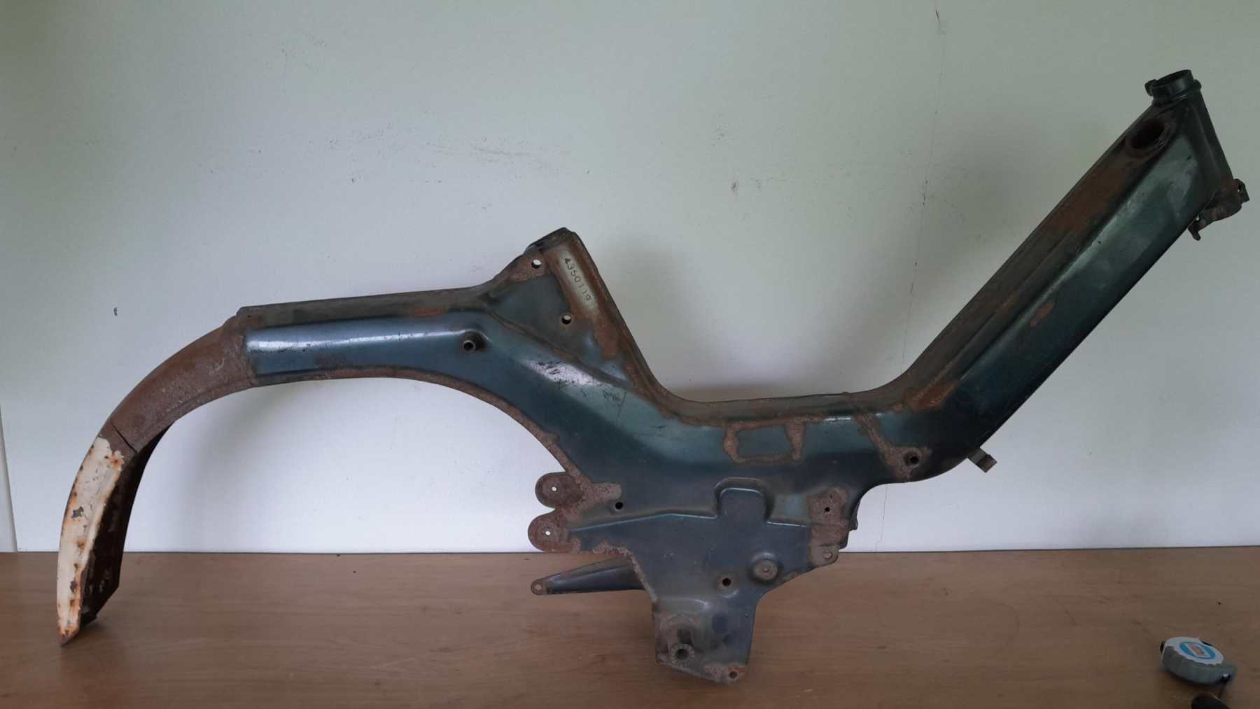 * VERKOCHT* Puch Macho frame met geldig geel kenteken