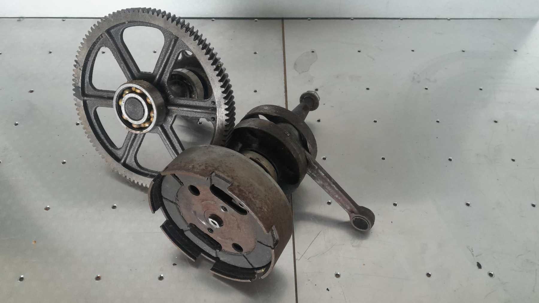 * VERKOCHT* Puch Maxi E50 Motorblok inhoud 4 gelagerd