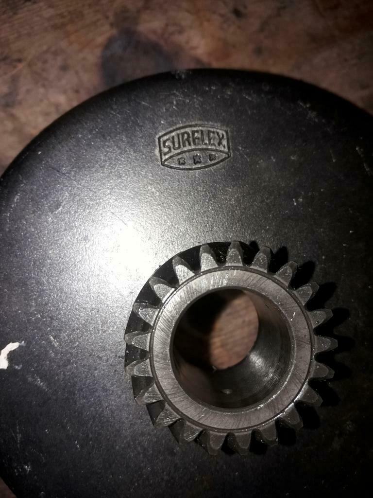 * VERKOCHT* Surflex koppelinghuis E50 aanloopmotor