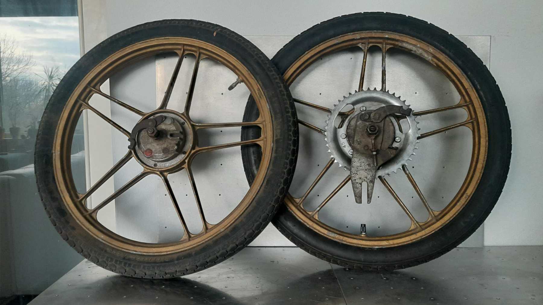 *VERKOCHT* Puch Maxi gouden 17inch wielenset