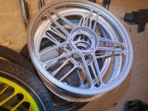 Puch Maxi sterwielen 17 inch kaal