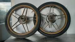 *VERKOCHT* Puch Maxi gouden 17inch wielenset